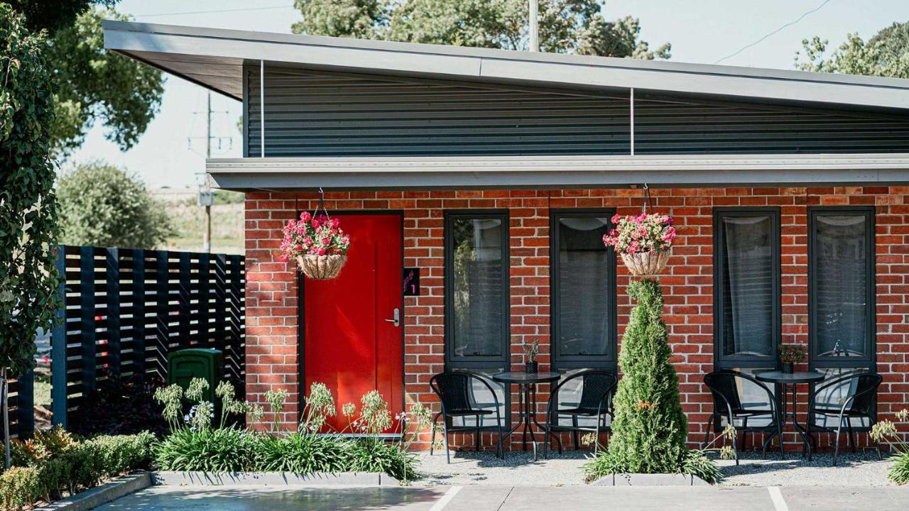 Daylesford Art Motel Exterior foto The exterior of the house
