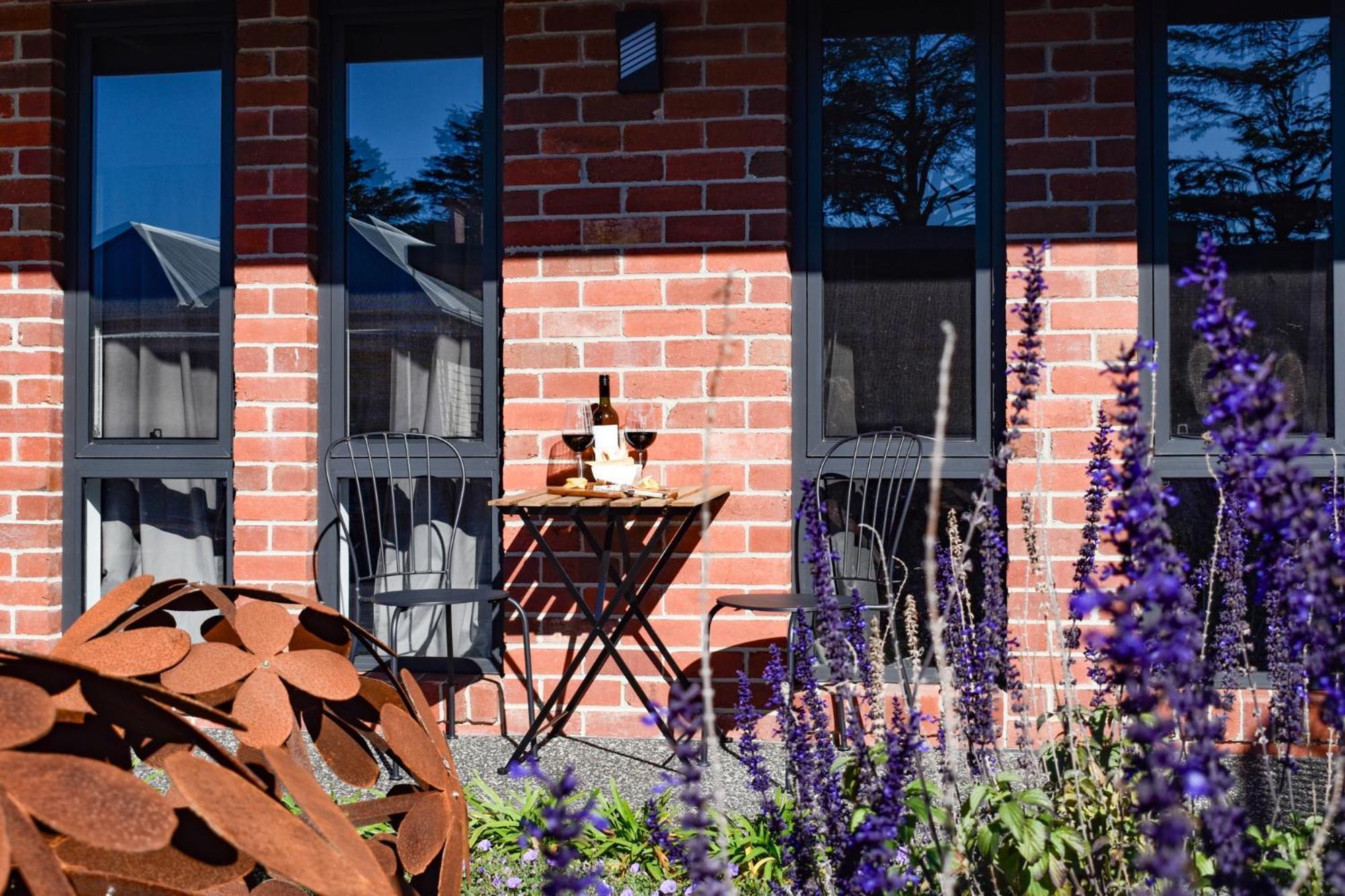 Daylesford Art Motel Exterior foto The 2010 winner of the Brick Award