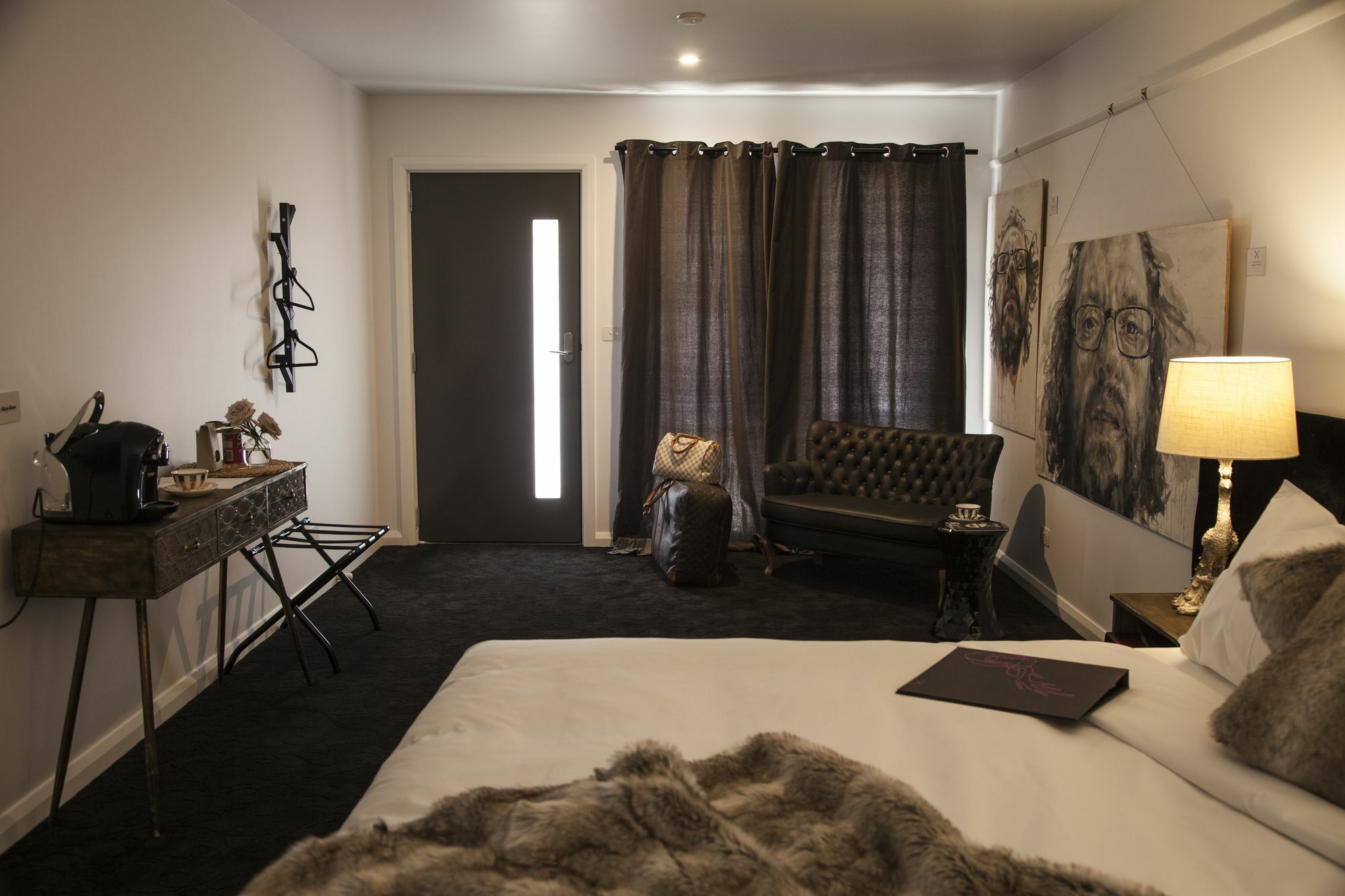 Daylesford Art Motel Exterior foto A room at the hotel