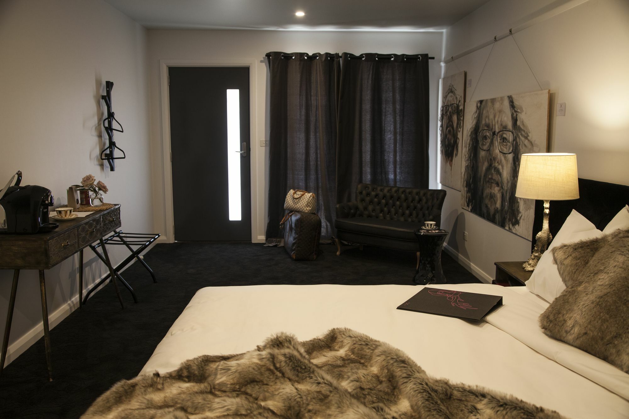 Daylesford Art Motel Exterior foto A room at the hotel
