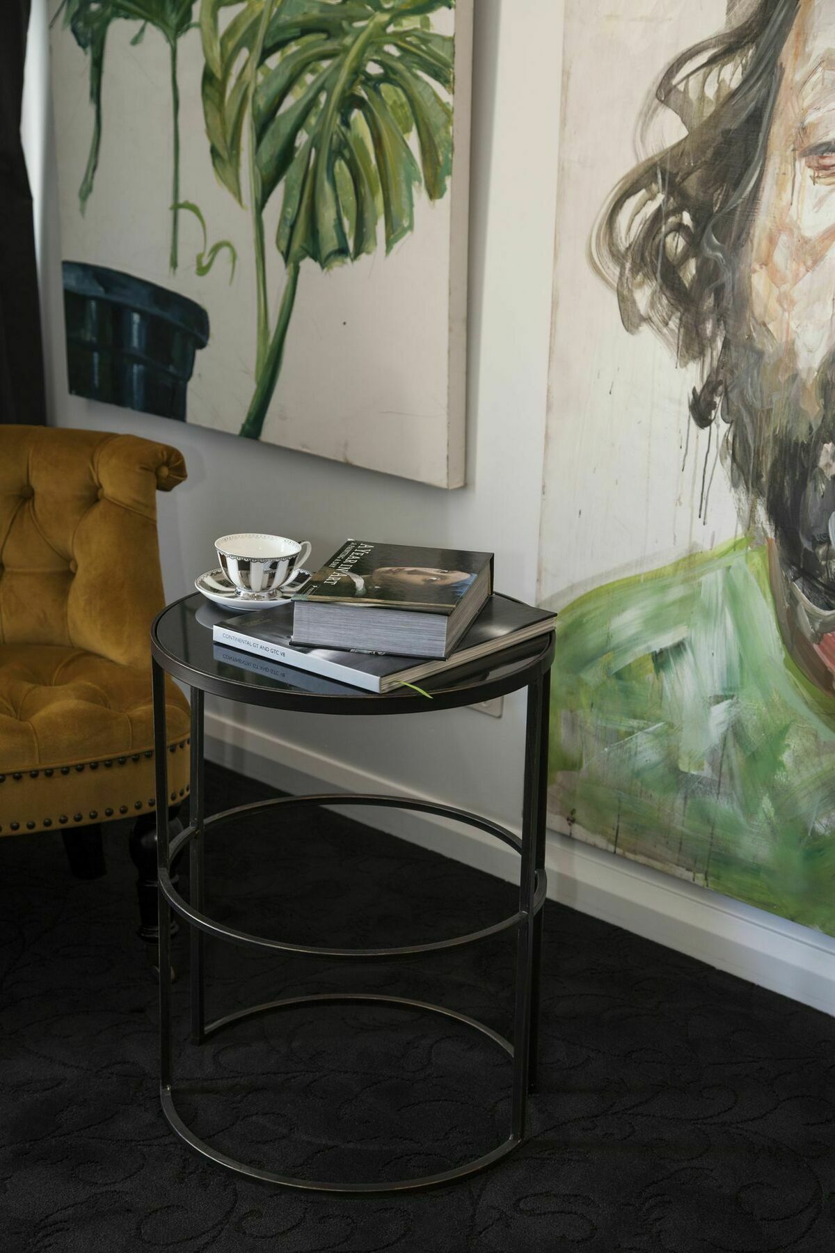 Daylesford Art Motel Exterior foto A side table
